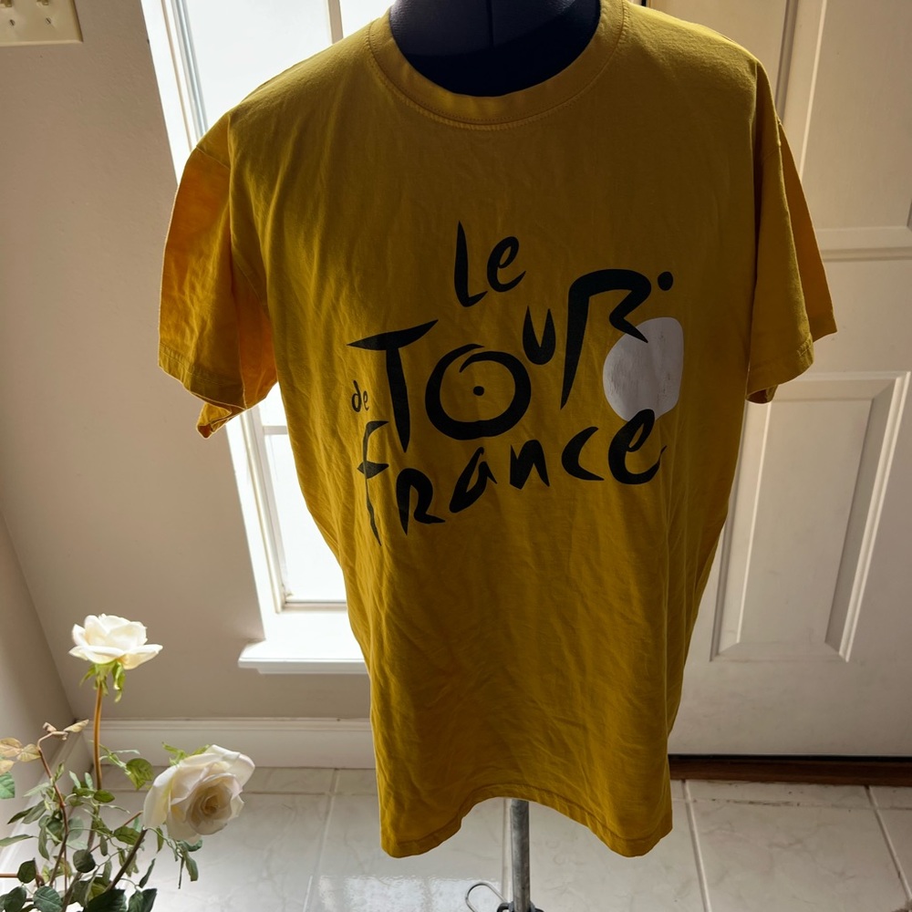 Tour de France T-shirt size L